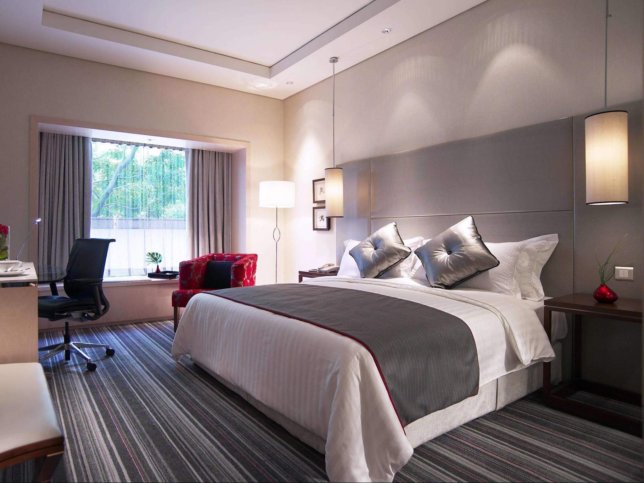 七夕节95后成开房主力，女性主动订房比例突破55%